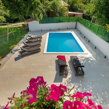 Beautiful In Holiday home Rojnici