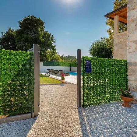 Beautiful In Holiday home Rojnici
