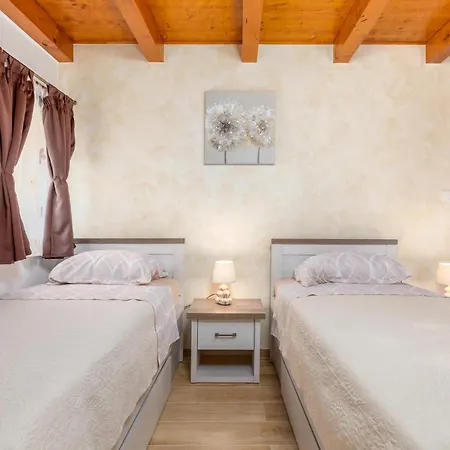 Beautiful In Holiday home *