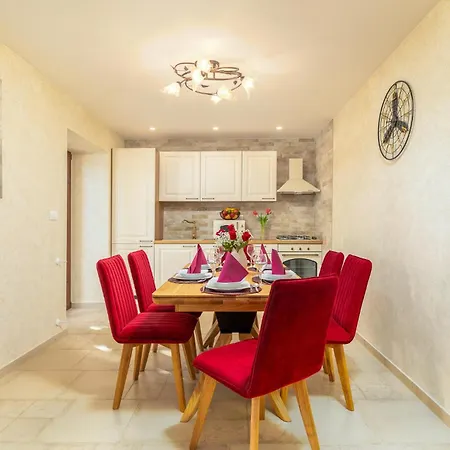 Beautiful In Holiday home Rojnici