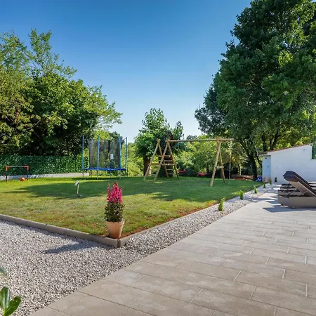 Beautiful In Holiday home Rojnici